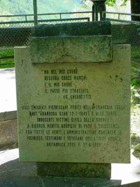 Située dans le "Parco Il Montano", la stèle commémorative à la mémoire des émigrés "piciniscani" qui ont péri au cours du naufrage de l'Arandora Star.