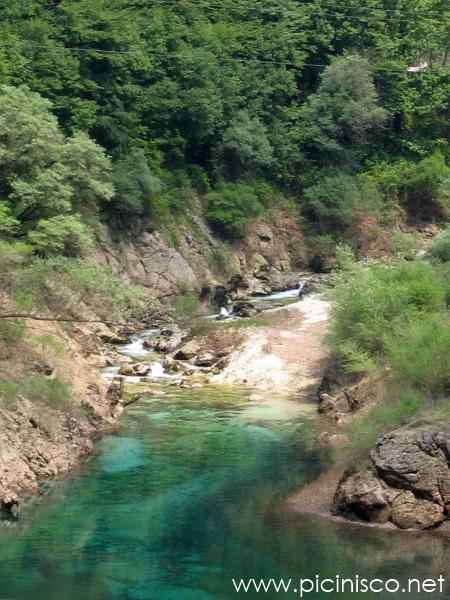 Le lac artificiel de Grotta Campanaro