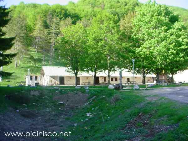 Le refuge "Il Baraccone" au Prati di Mezzo