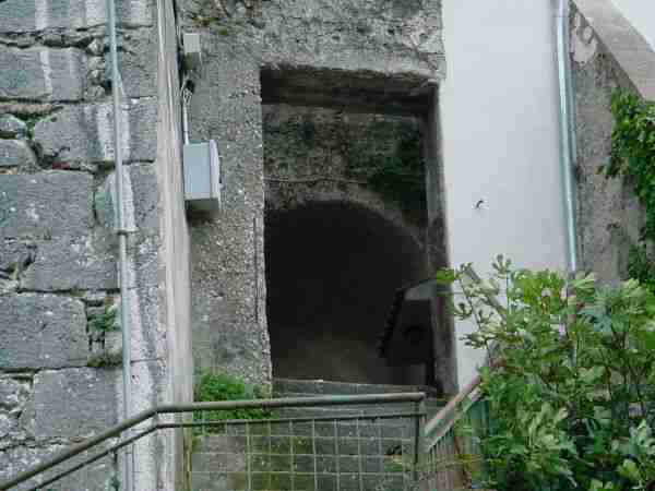 "Porta Chiesa" (Eglise Collégiale de Saint Laurent Lévite et Martyr)