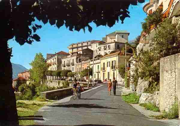 Carte postale: Viale S. Martino (Ed. Fiorini - Bar Tabacchi, n°060)